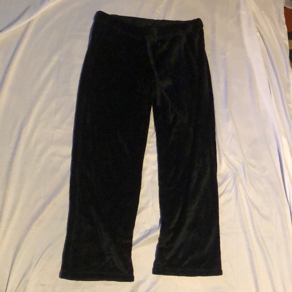 Plush black pants with elastic and draw string